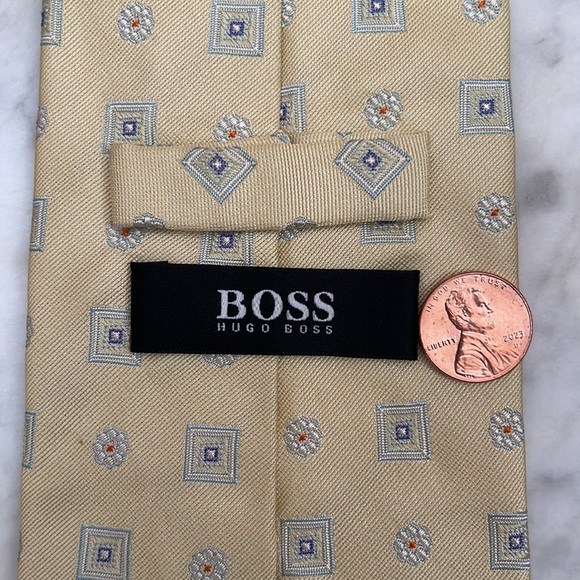 Men’s Hugo boss silk tie made in Italy - Picture 4 of 7